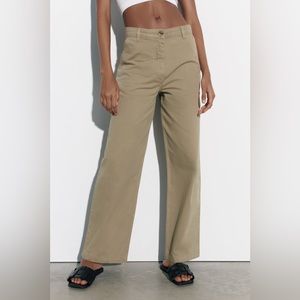 Zara Jeans size 4!!! Never worn!!